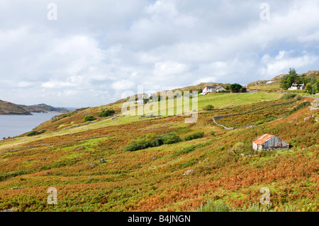 Crofting dispersés au-dessus des collectivités, Loch Inchard Riconich Sutherland Banque D'Images