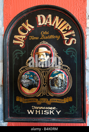 Ancienne publicité pour Bourbon whisky Jack Daniels sur le mur d'un bar de l'hôtel Banque D'Images