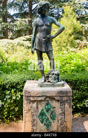 Statue de David et Goliath dans les jardins de la Villa Cimbrone, Ravello, Italie Banque D'Images
