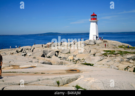 Célèbre phare de Peggy's Cove en Nouvelle-Écosse sur la côte Est du Canada Banque D'Images