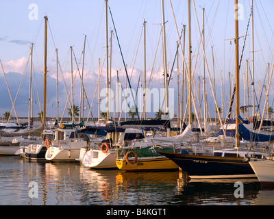 Yachts de plaisance à Sitges, Espagne Banque D'Images