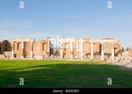 Le forum de Pompéi au coucher du soleil Banque D'Images