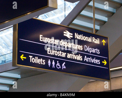 Signes d'Eurostar au nouveau St.Pancras International Gare à Londres Banque D'Images