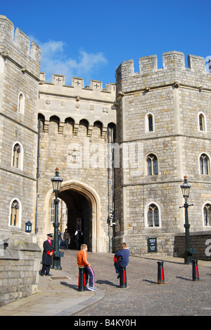 Henry VIII Gate, le château de Windsor, Windsor, Berkshire, Angleterre, Royaume-Uni Banque D'Images