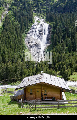 Grawa Cascade dans la vallée de Stubaital Tyrol Autriche Banque D'Images