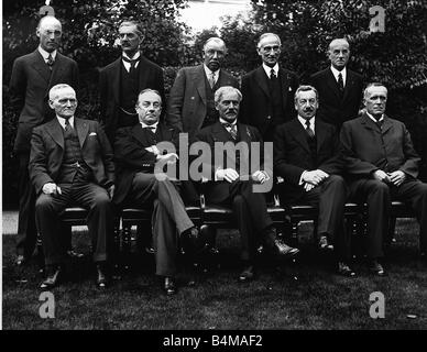 Le nouveau Cabinet national composé de septembre 1931 Sir Samuel Hoare Neville Chamberlain Lord Reading J H Thomas Sir Phillip Cunliff Lister Lord Sankey Sir H Samuel James Ramsay MacDonald Stanley Baldwin et Philip Snowden Banque D'Images