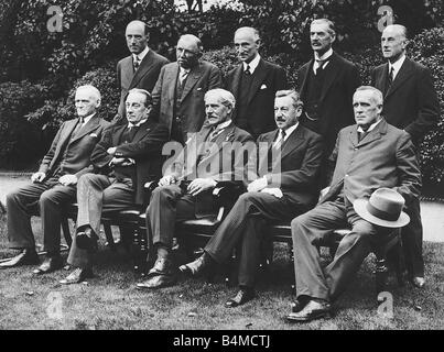 James Ramsay Macdonald avec le gouvernement de coalition le Cabinet avec Sir Philip Cunliffe Lister J H Thomas Lord Reading Neville Chamberlain Sir Samuel Hoare Philip Snowden Stanley Baldwin Sir H Samuel Lord Sankey Banque D'Images