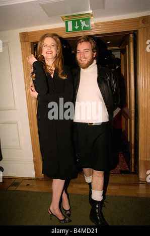 L'actrice Nicole Kidmen Décembre 1998 à l'Evening Standard Theatre Awards au Savoy à Londres où elle a remporté un prix spécial pour son rôle sexy dans la salle Bleue à la Donmar Warehouse de Londres, Covent Garden avec acteur Ewan McGregor Banque D'Images