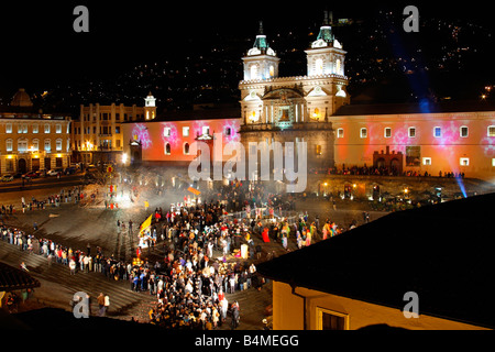 La Plaza San Francisco, Quito, Équateur, au cours de la fête de la Vierge du volcan (Fiesta de la Virgen del Volcán) Banque D'Images