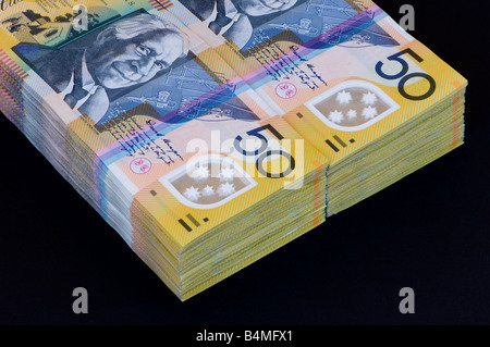 La devise A empilé 20 000 $ 20 000 dollars australiens en billets de 50 à Banque D'Images