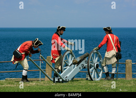 Old Fort Niagara Youngstown State Park soldats avec un canon sur la rive arrière vue horizontale aux États-Unis haute résolution des États-Unis Banque D'Images