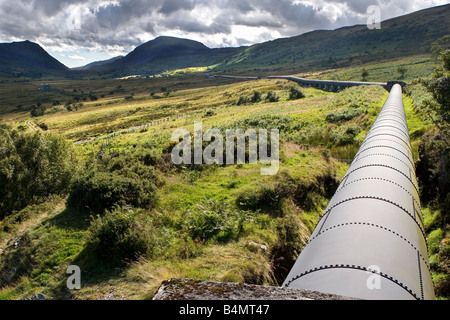 Transport de l'eau Pipeline pour 5km de Cowlyd Dolgarrog à réservoir hydro electric power station à proximité du nord du Pays de Galles Conwy Banque D'Images