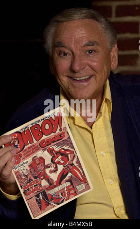 Bob Monkhouse Mars 2002, présentateur de télévision et écrivain humoriste Banque D'Images