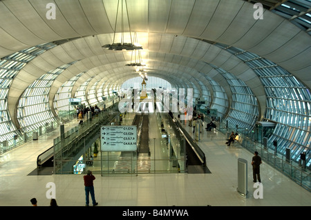 L'intérieur du hall de l'aéroport Suvarnabhumi de nouveau le nouveau moyeu de l'Asie du Sud Est Banque D'Images