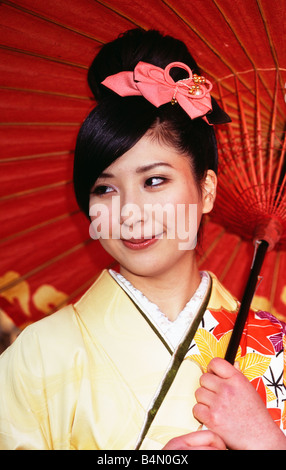 Japanese Girl with umbrella on Coming of Age jour PARUTION MODÈLE Seijin no hi no C 116 Banque D'Images