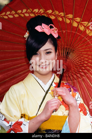 Japanese Girl with umbrella on Coming of Age jour PARUTION MODÈLE Seijin no hi no C 116 Banque D'Images