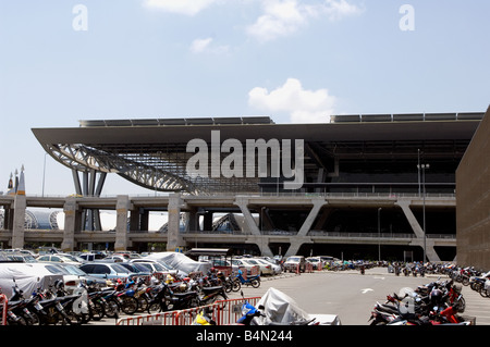 Le nouveau parking de l'aéroport de Suvarnabhumi le nouveau moyeu de l'Asie du Sud Est Banque D'Images