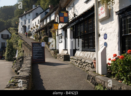 Pittoresque et traditionnel Rising Sun Inn sur le port de Lynmouth Devon du Nord Banque D'Images