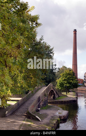 Ashton Canal au bassin de Portland à Ashton en vertu de Lyne, Greater Manchester, Grande-Bretagne, Banque D'Images