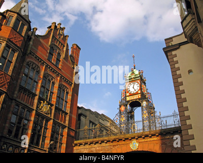 Tour de l'horloge victorienne de la rue East Bridge Chester England Banque D'Images