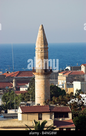 Le minaret de la mosquée Valide Sultana et dédiée à la mère de soultan Ibrahim Han à Rethymnon Crète Grèce Septembre 2008 Banque D'Images