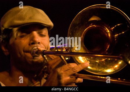 Le tromboniste de spaghetti swing sur le Festival 2008 Henley Banque D'Images