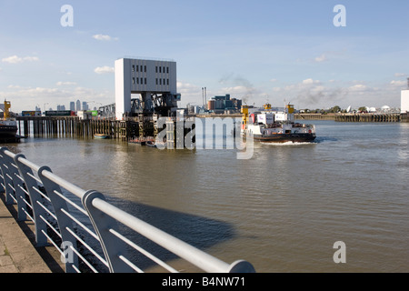 La Woolwich Ferry Tamise Londres Banque D'Images