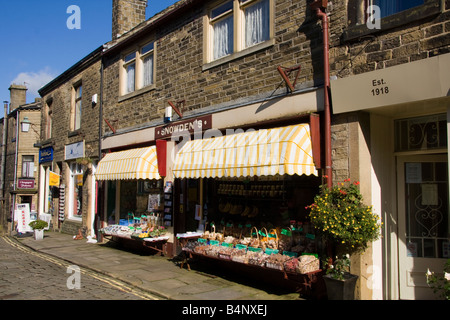 Épiceries , Haworth, Main Street, West Yorkshire, Angleterre Banque D'Images