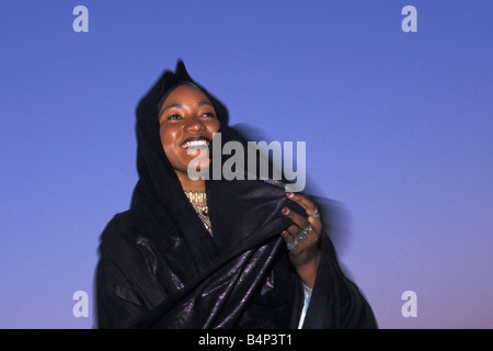 L'Algérie Djanet Touareg Portrait Femme de tribu du désert du Sahara Banque D'Images