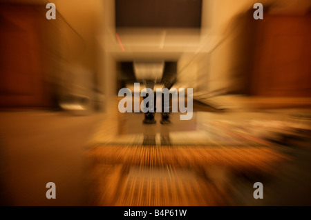 Un Créatif zoomé en vue de deux Tiki Hawaiien ouvre-bouteilles Banque D'Images
