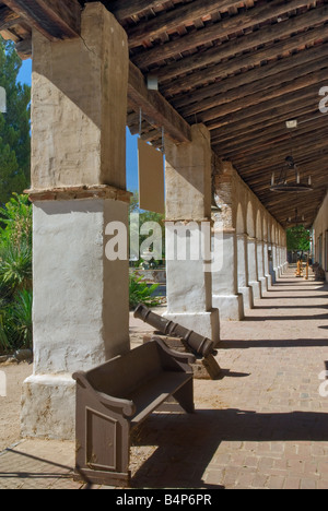 Arcade à la Mission San Miguel Arcangel à San Miguel California USA Banque D'Images