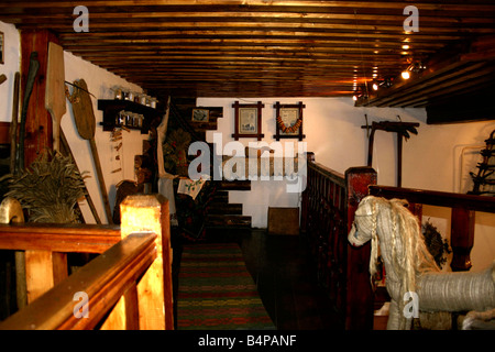 Vue intérieure d'un traditionnel village rural (Bélarus) chambre. Septembre, 2007 Banque D'Images