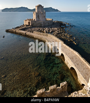 Regardant vers le bas sur le Bourtzi tour à Methoni, Messénie, Sud du Péloponnèse, Grèce Banque D'Images