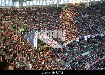 Angleterre fans au stade de Wembley Banque D'Images