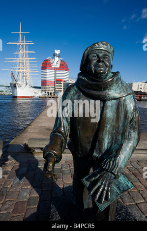 Statue d'Evert Taube Axel à la place Lilla Bommen zone portuaire de Göteborg en Suède Västergötland Banque D'Images