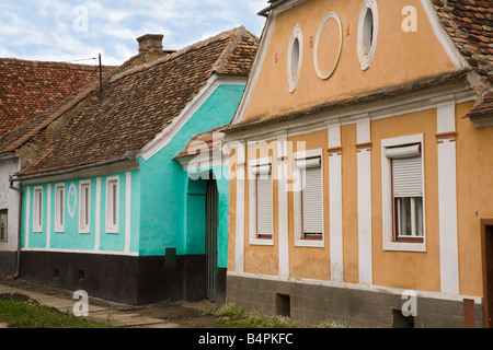 Biertan Transylvanie Roumanie Europe maisons traditionnelles en centre village allemand Saxon maintenant règlement UNESCO World Heritage Banque D'Images