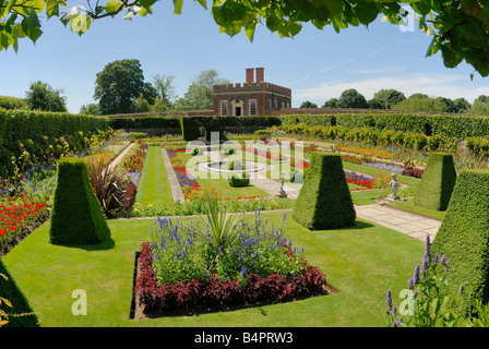 Les jardins de l'étang et de Banqueting House, Hampton Court Palace Banque D'Images