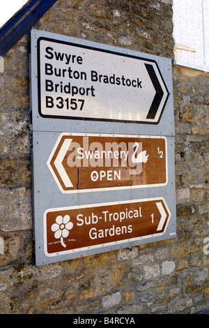 Signposts in Abbotsbury Dorset Banque D'Images