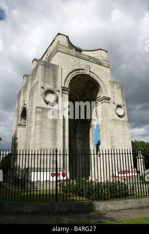 Ville de Leicester, Angleterre. Le Sir Edwin Landseer Lutyens conçue War Memorial dans le parc Victoria. Banque D'Images