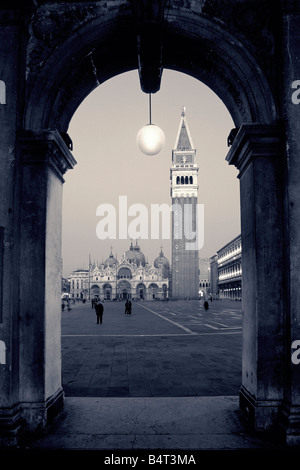 La Basilique Saint Marc (Basilica di San Marco), la Place Saint Marc, Venise, Vénétie, Italie Banque D'Images