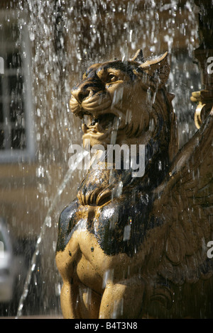 Ville de Leicester, Angleterre. Vue rapprochée de la fonte du bronze et Francis Hames conçu la place de l'Hôtel de Ville Fontaine. Banque D'Images