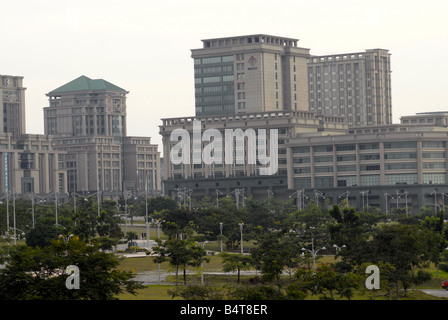 Les immeubles de grande hauteur À PUTRAJAYA MALAISIE Banque D'Images