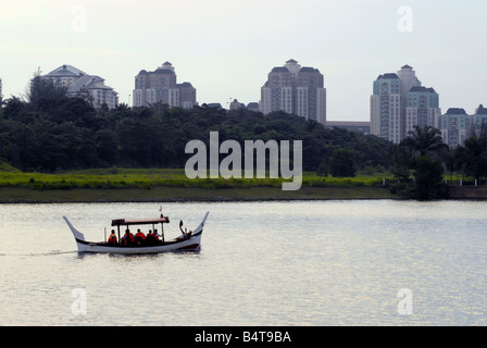 Les immeubles de grande hauteur À PUTRAJAYA MALAISIE Banque D'Images