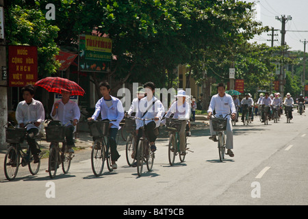 Trafic rural du delta du Fleuve Rouge dans le nord du Viet Nam Banque D'Images