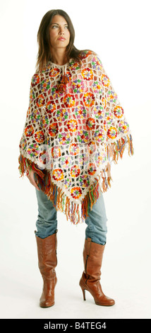 Poncho Poncho Style 3Womens Girls Fashion Studio Fonction pix Banque D'Images