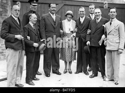 Duo comique Laurel Hardy Stan Laurel et Oliver Hardy Stan Laurel entre amis qu'il savait qu'un garçon à North Shields dans les années avant de se rendre à Hollywood pour devenir une star de cinéma Hardy Laurel s est également partenaire de l'écran dans cette photo Banque D'Images