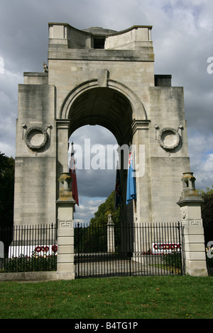 Ville de Leicester, Angleterre. Le Sir Edwin Landseer Lutyens conçue War Memorial dans le parc Victoria. Banque D'Images