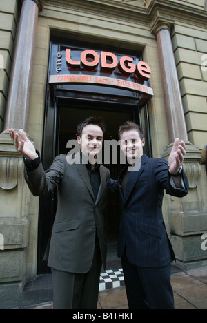 Déc Ant ouvrir leurs nouveau bar Le Lodge sur Mosley Street Newcastle Banque D'Images