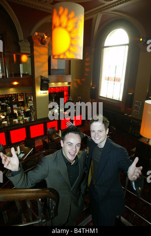 Déc Ant ouvrir leurs nouveau bar Le Lodge sur Mosley Street Newcastle Banque D'Images