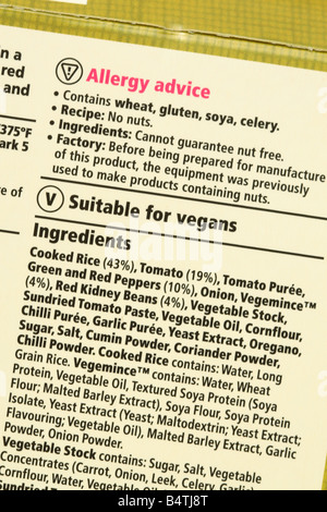 L'allergie alimentaire produit du contenu de l'emballage avec l'étiquette d'avertissement conseils de gluten de blé soya ingrédients céleri Banque D'Images